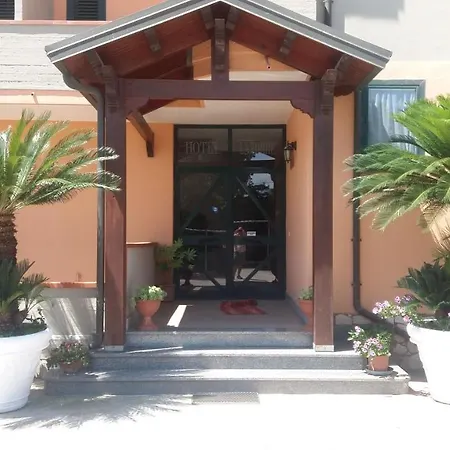 Hotel United Lago Patria